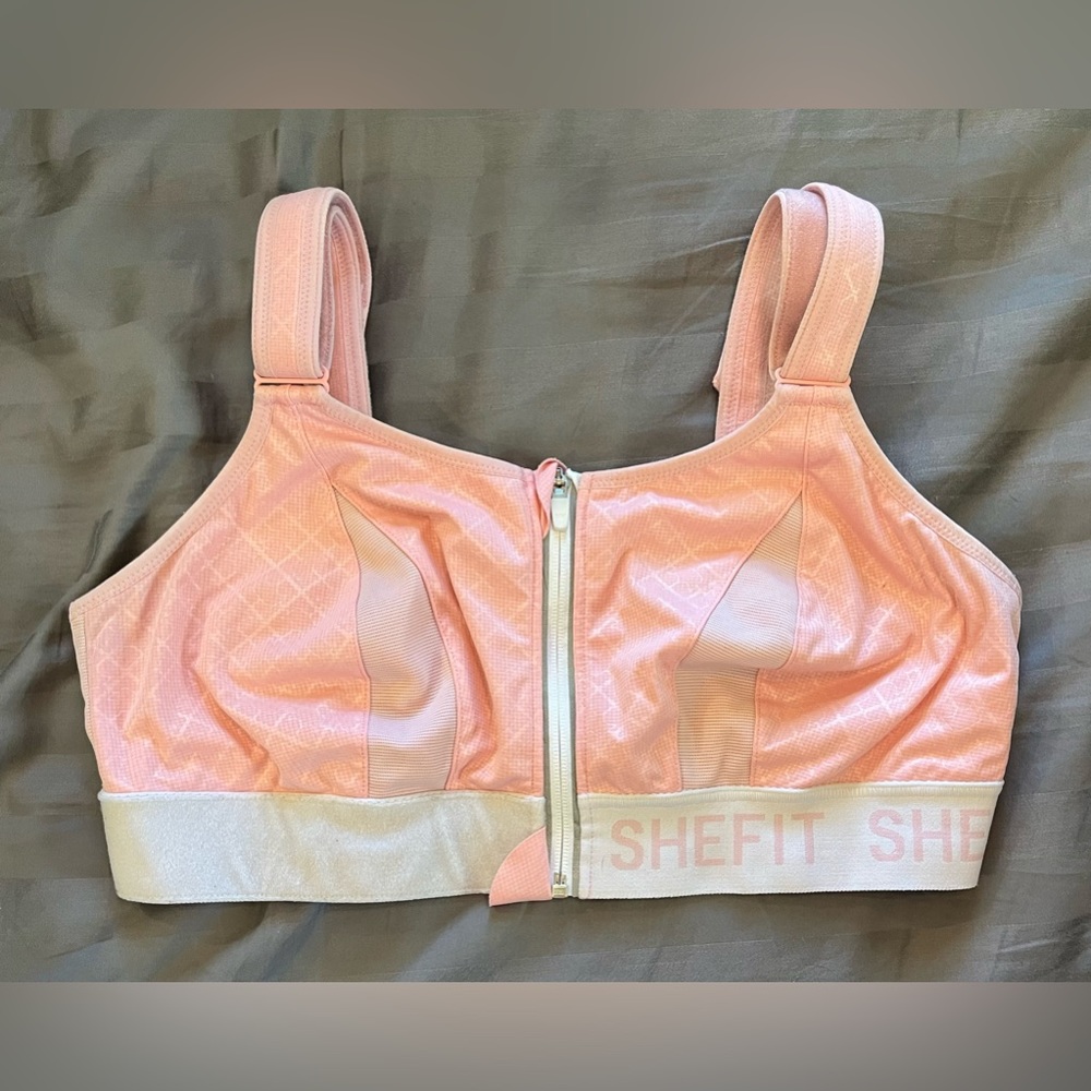 SHEFIT Ultimate Sports Bra | High Impact - Light Pink & White | Size: Luxe 2